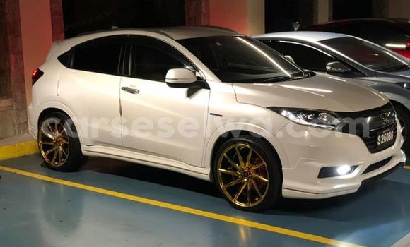 Acheter Occasion Voiture Honda Vezel Blanc à Anse Aux Pins, East Mahé