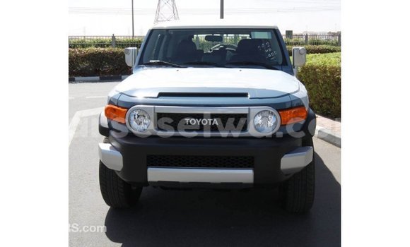 Acheter Import Voiture Toyota FJ Cruiser Bleu à Import - Dubai, East Mahé Acheter Import Voiture Toyota FJ Cruiser Bleu à Import - Dubai, East Mahé