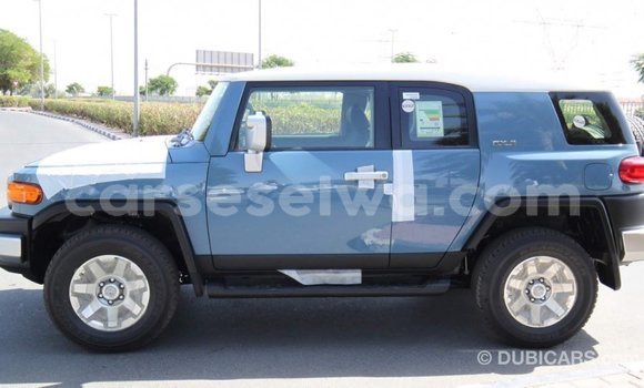 Acheter Import Voiture Toyota FJ Cruiser Bleu à Import - Dubai, East Mahé Acheter Import Voiture Toyota FJ Cruiser Bleu à Import - Dubai, East Mahé