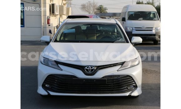 Acheter Import Voiture Toyota Camry Blanc à Import - Dubai, East Mahé Acheter Import Voiture Toyota Camry Blanc à Import - Dubai, East Mahé