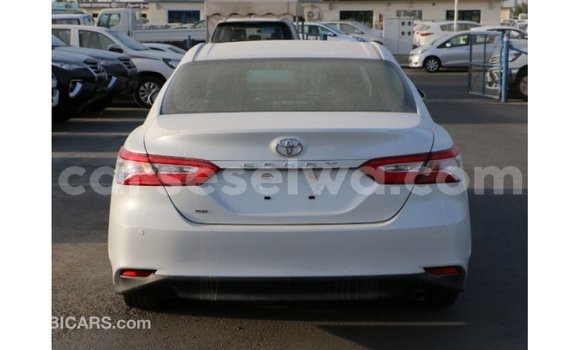 Acheter Import Voiture Toyota Camry Blanc à Import - Dubai, East Mahé Acheter Import Voiture Toyota Camry Blanc à Import - Dubai, East Mahé