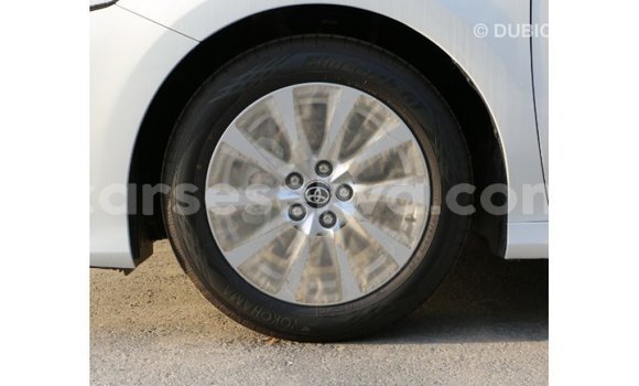 Acheter Import Voiture Toyota Camry Blanc à Import - Dubai, East Mahé Acheter Import Voiture Toyota Camry Blanc à Import - Dubai, East Mahé