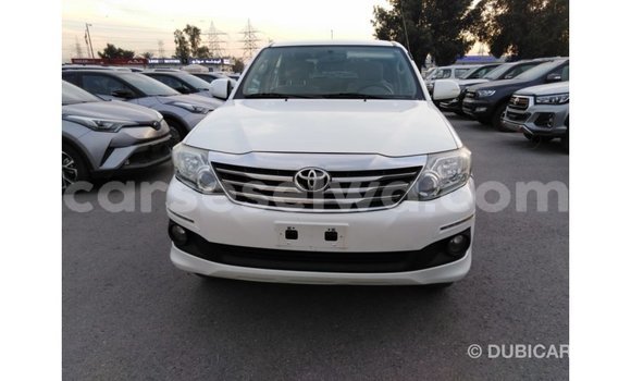 Acheter Import Voiture Toyota Fortuner Blanc à Import - Dubai, East Mahé Acheter Import Voiture Toyota Fortuner Blanc à Import - Dubai, East Mahé