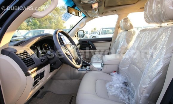 Acheter Import Voiture Toyota Land Cruiser Noir à Import - Dubai, East Mahé Acheter Import Voiture Toyota Land Cruiser Noir à Import - Dubai, East Mahé