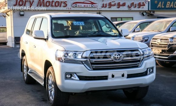 Acheter Import Voiture Toyota Land Cruiser Blanc à Import - Dubai, East Mahé Acheter Import Voiture Toyota Land Cruiser Blanc à Import - Dubai, East Mahé