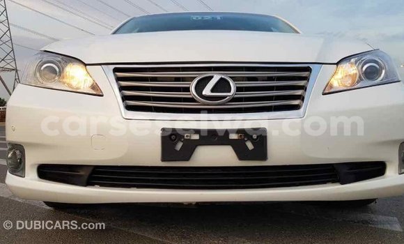 Acheter Import Voiture Lexus ES Blanc à Import - Dubai, East Mahé Acheter Import Voiture Lexus ES Blanc à Import - Dubai, East Mahé