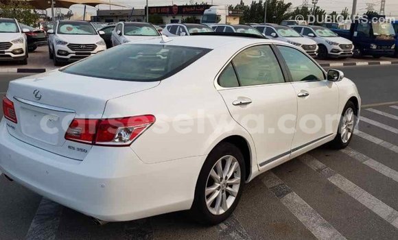 Acheter Import Voiture Lexus ES Blanc à Import - Dubai, East Mahé Acheter Import Voiture Lexus ES Blanc à Import - Dubai, East Mahé