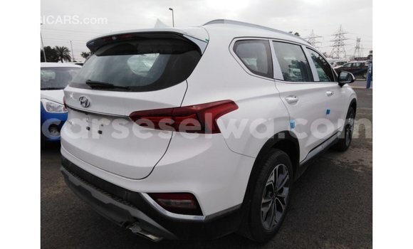 Acheter Import Voiture Hyundai Santa Fe Blanc à Import - Dubai, East Mahé Acheter Import Voiture Hyundai Santa Fe Blanc à Import - Dubai, East Mahé