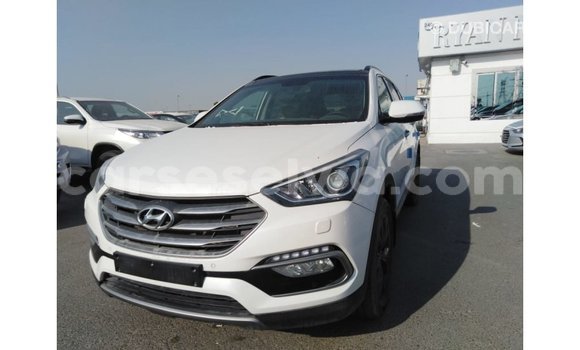 Acheter Import Voiture Hyundai Santa Fe Blanc à Import - Dubai, East Mahé Acheter Import Voiture Hyundai Santa Fe Blanc à Import - Dubai, East Mahé
