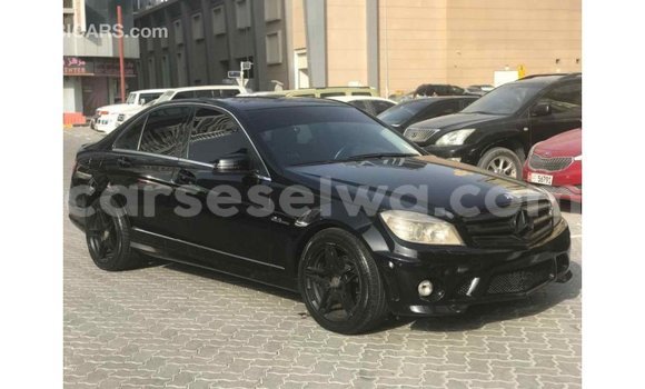Acheter Import Voiture Mercedes‒Benz 190 (W201) Noir à Import - Dubai, East Mahé Acheter Import Voiture Mercedes‒Benz 190 (W201) Noir à Import - Dubai, East Mahé