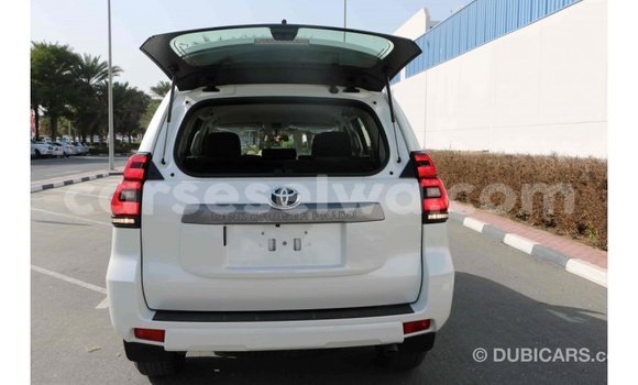 Acheter Import Voiture Toyota Prado Blanc à Import - Dubai, East Mahé Acheter Import Voiture Toyota Prado Blanc à Import - Dubai, East Mahé