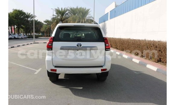 Acheter Import Voiture Toyota Prado Blanc à Import - Dubai, East Mahé Acheter Import Voiture Toyota Prado Blanc à Import - Dubai, East Mahé