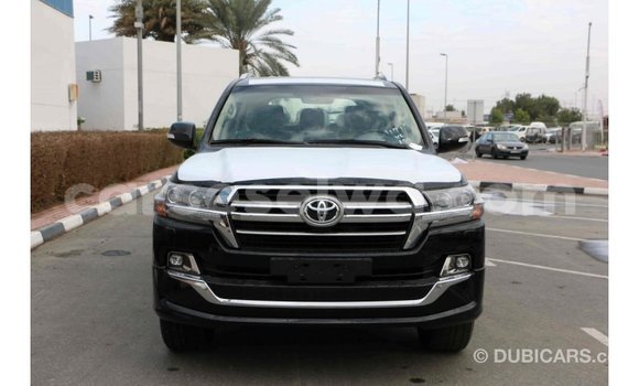 Acheter Import Voiture Toyota Land Cruiser Noir à Import - Dubai, East Mahé Acheter Import Voiture Toyota Land Cruiser Noir à Import - Dubai, East Mahé