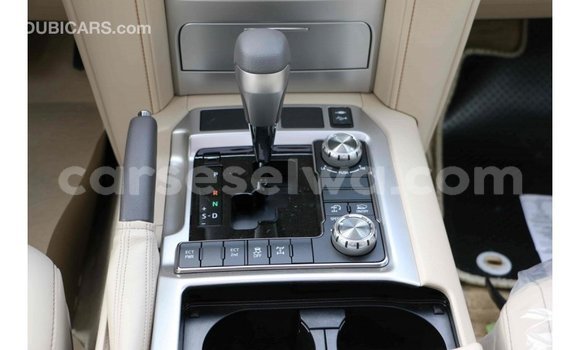 Acheter Import Voiture Toyota Land Cruiser Noir à Import - Dubai, East Mahé Acheter Import Voiture Toyota Land Cruiser Noir à Import - Dubai, East Mahé