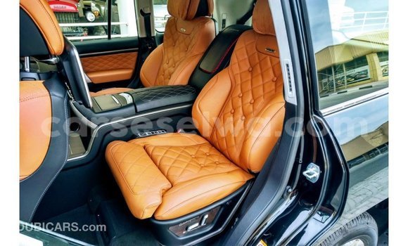 Acheter Import Voiture Toyota Land Cruiser Noir à Import - Dubai, East Mahé Acheter Import Voiture Toyota Land Cruiser Noir à Import - Dubai, East Mahé