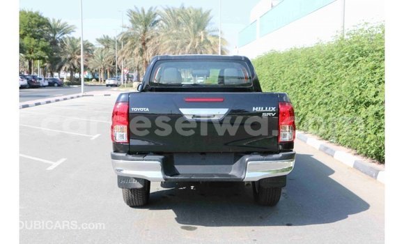 Acheter Import Voiture Toyota Hilux Noir à Import - Dubai, East Mahé Acheter Import Voiture Toyota Hilux Noir à Import - Dubai, East Mahé