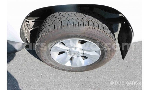 Acheter Import Voiture Toyota Hilux Noir à Import - Dubai, East Mahé Acheter Import Voiture Toyota Hilux Noir à Import - Dubai, East Mahé
