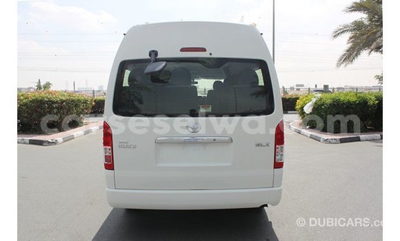 Acheter Import Voiture Toyota Hiace Blanc à Import - Dubai, East Mahé Acheter Import Voiture Toyota Hiace Blanc à Import - Dubai, East Mahé