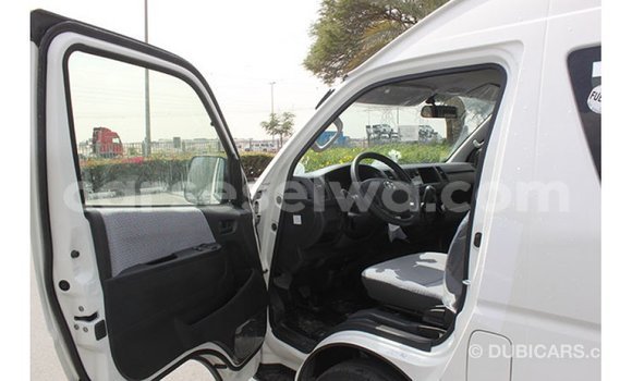 Acheter Import Voiture Toyota Hiace Blanc à Import - Dubai, East Mahé Acheter Import Voiture Toyota Hiace Blanc à Import - Dubai, East Mahé
