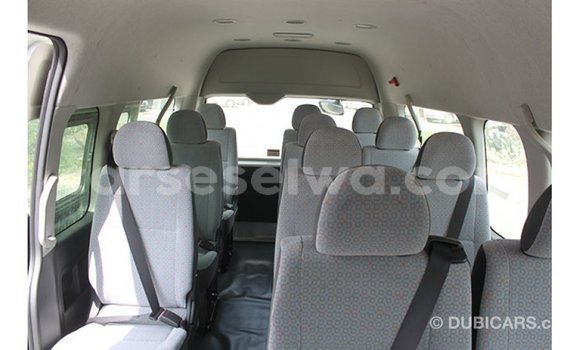 Acheter Import Voiture Toyota Hiace Blanc à Import - Dubai, East Mahé Acheter Import Voiture Toyota Hiace Blanc à Import - Dubai, East Mahé