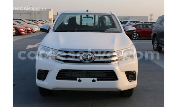 Acheter Import Voiture Toyota Hilux Blanc à Import - Dubai, East Mahé Acheter Import Voiture Toyota Hilux Blanc à Import - Dubai, East Mahé