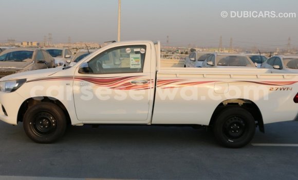 Acheter Import Voiture Toyota Hilux Blanc à Import - Dubai, East Mahé Acheter Import Voiture Toyota Hilux Blanc à Import - Dubai, East Mahé