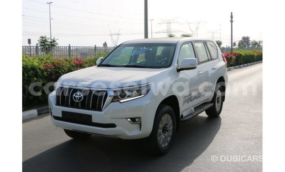 Acheter Import Voiture Toyota Prado Blanc à Import - Dubai, East Mahé Acheter Import Voiture Toyota Prado Blanc à Import - Dubai, East Mahé
