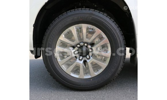 Acheter Import Voiture Toyota Prado Blanc à Import - Dubai, East Mahé Acheter Import Voiture Toyota Prado Blanc à Import - Dubai, East Mahé