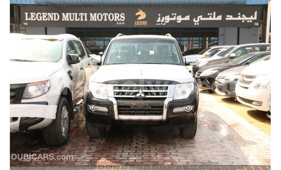 Acheter Import Voiture Mitsubishi Pajero Noir à Import - Dubai, East Mahé Acheter Import Voiture Mitsubishi Pajero Noir à Import - Dubai, East Mahé