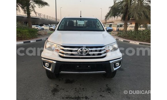 Acheter Import Voiture Toyota Hilux Blanc à Import - Dubai, East Mahé Acheter Import Voiture Toyota Hilux Blanc à Import - Dubai, East Mahé