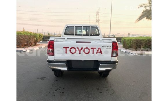 Acheter Import Voiture Toyota Hilux Blanc à Import - Dubai, East Mahé Acheter Import Voiture Toyota Hilux Blanc à Import - Dubai, East Mahé