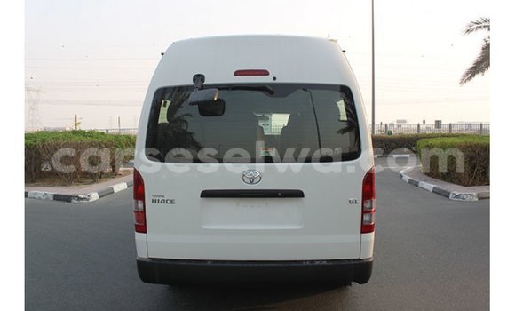Acheter Import Voiture Toyota Hiace Blanc à Import - Dubai, East Mahé Acheter Import Voiture Toyota Hiace Blanc à Import - Dubai, East Mahé