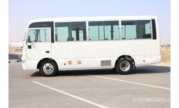 Acheter Import Voiture Nissan 350Z Blanc à Import - Dubai, East Mahé Acheter Import Voiture Nissan 350Z Blanc à Import - Dubai, East Mahé