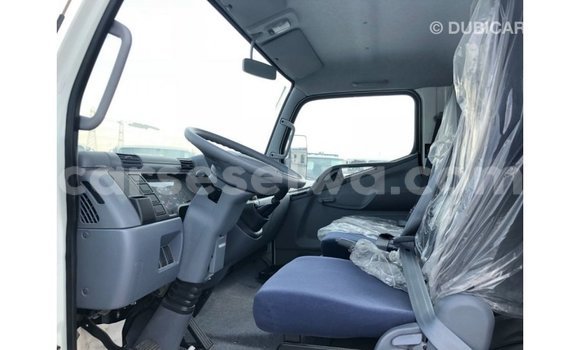 Acheter Import Voiture Mitsubishi Carisma Blanc à Import - Dubai, East Mahé Acheter Import Voiture Mitsubishi Carisma Blanc à Import - Dubai, East Mahé