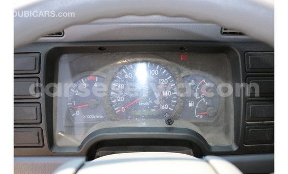 Acheter Import Voiture Mitsubishi Carisma Blanc à Import - Dubai, East Mahé