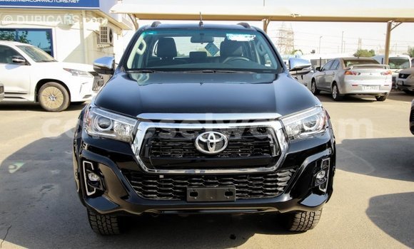 Acheter Import Voiture Toyota Hilux Noir à Import - Dubai, East Mahé Acheter Import Voiture Toyota Hilux Noir à Import - Dubai, East Mahé