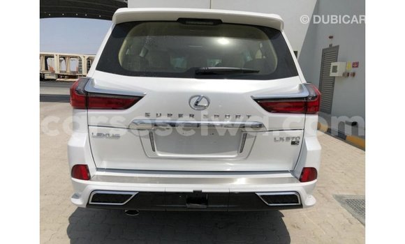 Acheter Import Voiture Lexus LX Blanc à Import - Dubai, East Mahé Acheter Import Voiture Lexus LX Blanc à Import - Dubai, East Mahé