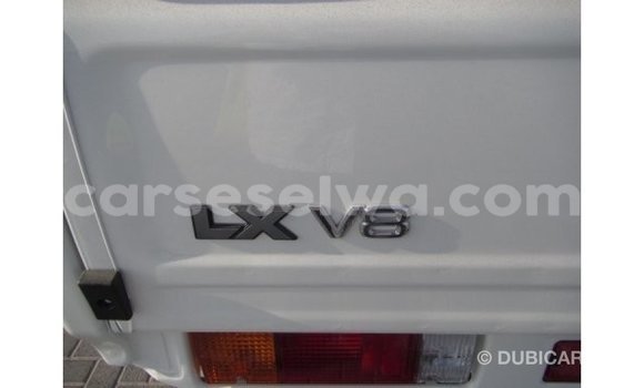 Acheter Import Voiture Toyota Land Cruiser Blanc à Import - Dubai, East Mahé Acheter Import Voiture Toyota Land Cruiser Blanc à Import - Dubai, East Mahé