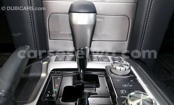 Acheter Import Voiture Toyota Land Cruiser Noir à Import - Dubai, East Mahé Acheter Import Voiture Toyota Land Cruiser Noir à Import - Dubai, East Mahé