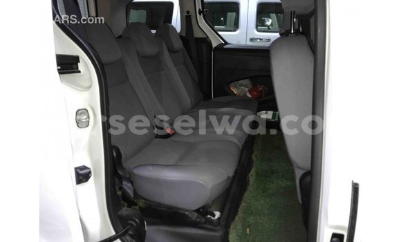 Acheter Import Voiture Peugeot Partner Blanc à Import - Dubai, East Mahé