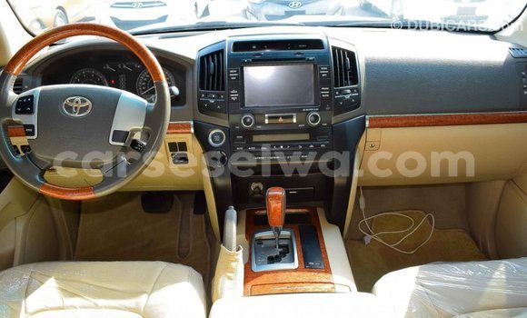 Acheter Import Voiture Toyota Land Cruiser Autre à Import - Dubai, East Mahé Acheter Import Voiture Toyota Land Cruiser Autre à Import - Dubai, East Mahé