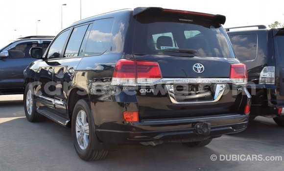 Acheter Import Voiture Toyota Land Cruiser Noir à Import - Dubai, East Mahé Acheter Import Voiture Toyota Land Cruiser Noir à Import - Dubai, East Mahé
