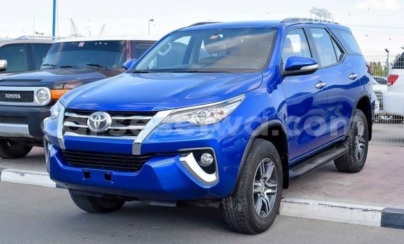 Acheter Import Voiture Toyota Fortuner Bleu à Import - Dubai, East Mahé Acheter Import Voiture Toyota Fortuner Bleu à Import - Dubai, East Mahé