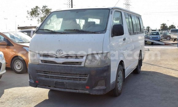 Acheter Import Voiture Toyota Hiace Blanc à Import - Dubai, East Mahé Acheter Import Voiture Toyota Hiace Blanc à Import - Dubai, East Mahé