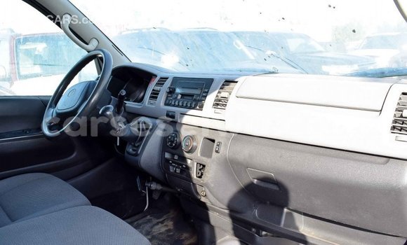 Acheter Import Voiture Toyota Hiace Blanc à Import - Dubai, East Mahé Acheter Import Voiture Toyota Hiace Blanc à Import - Dubai, East Mahé