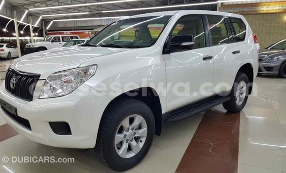 Acheter Import Voiture Toyota Prado Blanc à Import - Dubai, East Mahé Acheter Import Voiture Toyota Prado Blanc à Import - Dubai, East Mahé