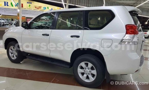 Acheter Import Voiture Toyota Prado Blanc à Import - Dubai, East Mahé Acheter Import Voiture Toyota Prado Blanc à Import - Dubai, East Mahé