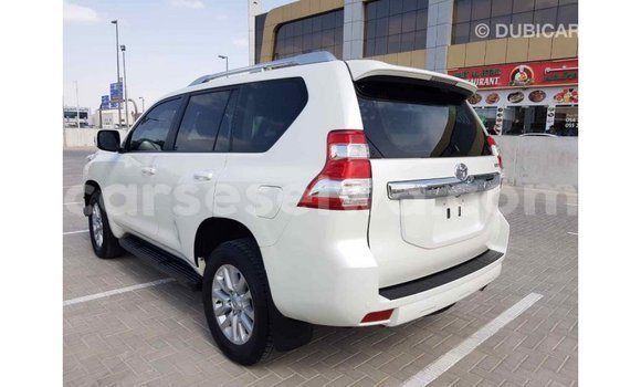 Acheter Import Voiture Toyota Prado Blanc à Import - Dubai, East Mahé Acheter Import Voiture Toyota Prado Blanc à Import - Dubai, East Mahé