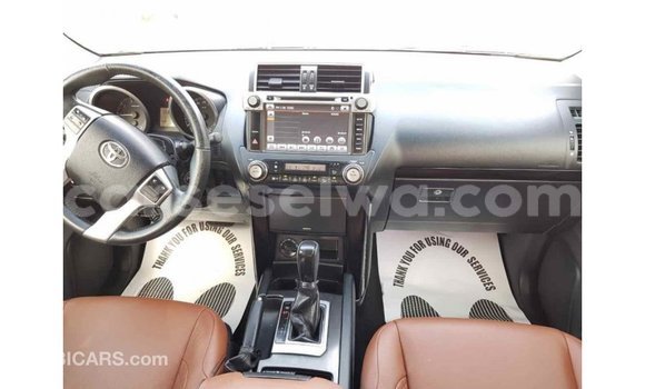 Acheter Import Voiture Toyota Prado Blanc à Import - Dubai, East Mahé Acheter Import Voiture Toyota Prado Blanc à Import - Dubai, East Mahé