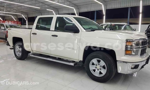 Acheter Import Voiture Chevrolet Silverado Blanc à Import - Dubai, East Mahé Acheter Import Voiture Chevrolet Silverado Blanc à Import - Dubai, East Mahé